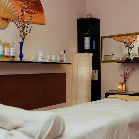 Отель Korona Wellness, Rendezveny Es Borszalloda Эгер