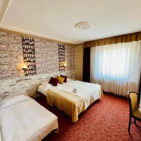 Korona Wellness, Rendezveny Es Borszalloda Hotel