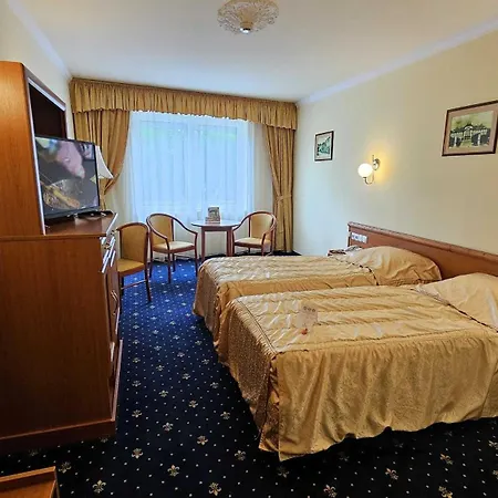 Korona Wellness, Rendezveny Es Borszalloda Hotell 4*