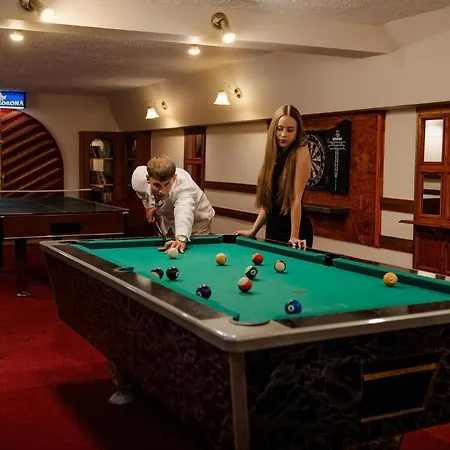 Hotell Korona Wellness, Rendezveny Es Borszalloda
