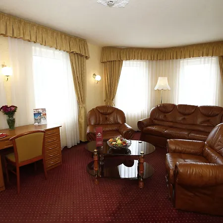 Hotell Korona Wellness, Rendezveny Es Borszalloda 4*