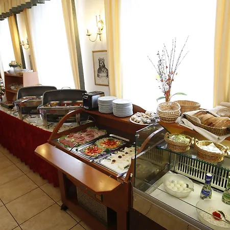 Hotell Korona Wellness, Rendezveny Es Borszalloda 4*
