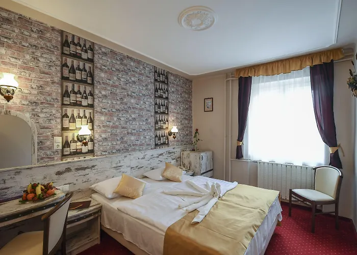 Korona Wellness, Rendezveny Es Borszalloda מלון 4*