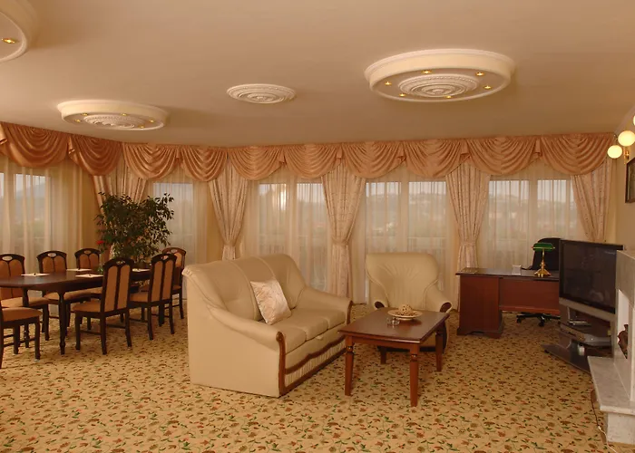 Korona Wellness, Rendezveny Es Borszalloda מלון אגר