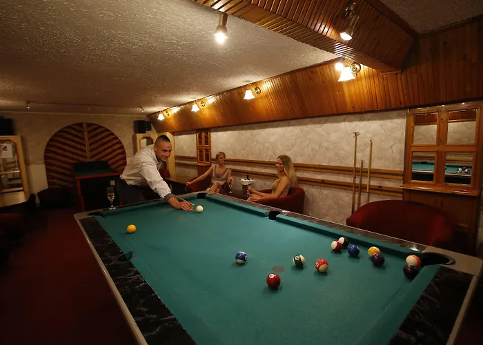 Korona Wellness, Rendezveny Es Borszalloda 4* אגר