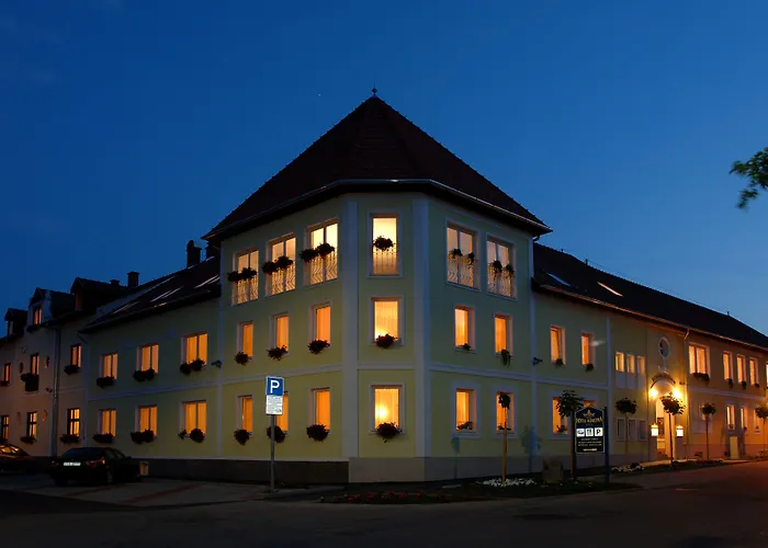 Korona Wellness, Rendezveny Es Borszalloda מלון 4*