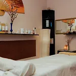 호텔 Korona Wellness, Rendezveny Es Borszalloda 에게르