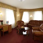 호텔 Korona Wellness, Rendezveny Es Borszalloda 4*