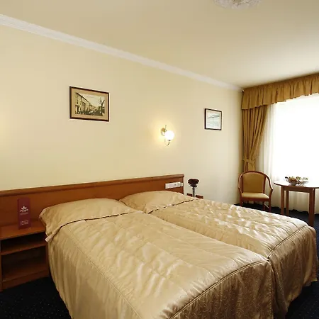 Szálloda Korona Wellness, Rendezvény és Borszálloda 4*