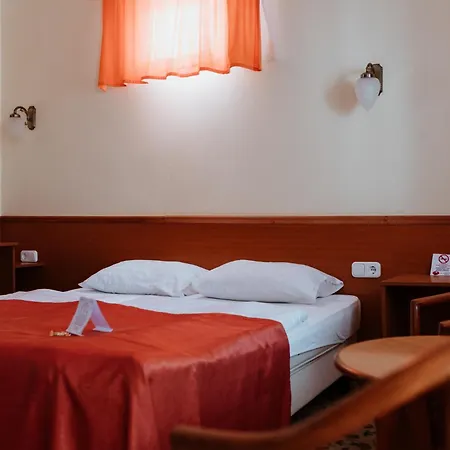 Korona Wellness, Rendezvény és Borszálloda 4*
