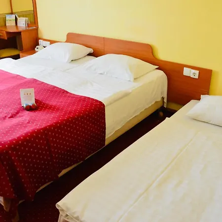 Hotel Korona Wellness, Rendezvény és Borszálloda 4*
