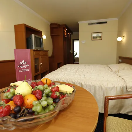 Hotel Korona Wellness, Rendezvény és Borszálloda