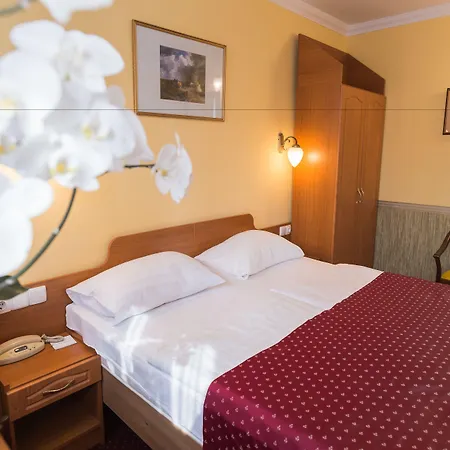 Korona Wellness, Rendezveny Es Borszalloda 4* Eger
