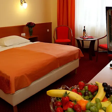Korona Wellness, Rendezveny Es Borszalloda 4* Erlau