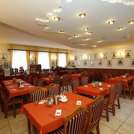 Korona Wellness, Rendezveny Es Borszalloda Eger