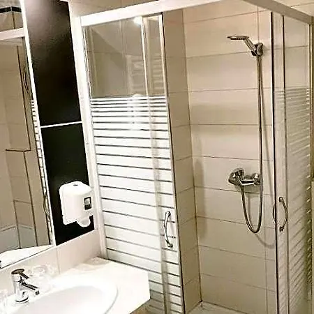 Korona Wellness, Rendezveny Es Borszalloda 호텔