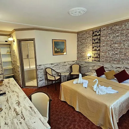 Hotel Korona Wellness, Rendezveny Es Borszalloda 4*