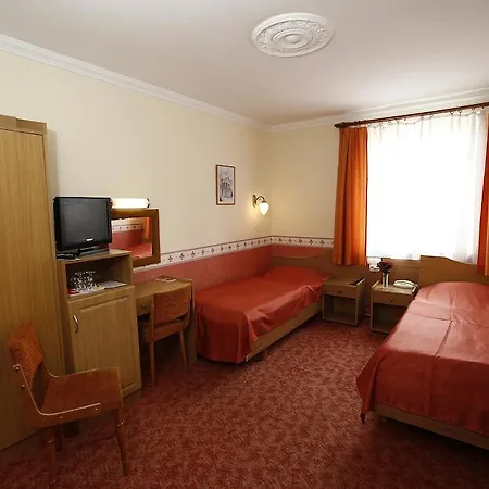 Korona Wellness, Rendezveny Es Borszalloda Erlau