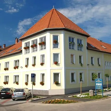 Hotel Korona Wellness, Rendezveny Es Borszalloda Eger