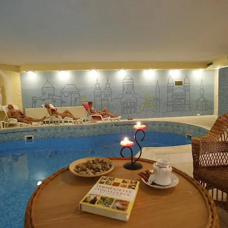 Korona Wellness, Rendezvény és Borszálloda 4*