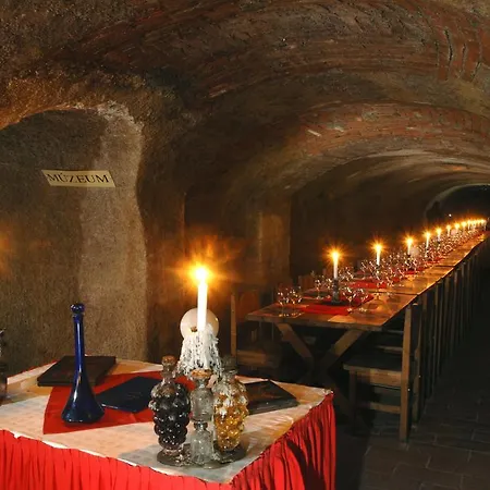 Szálloda Korona Wellness, Rendezvény és Borszálloda 4*