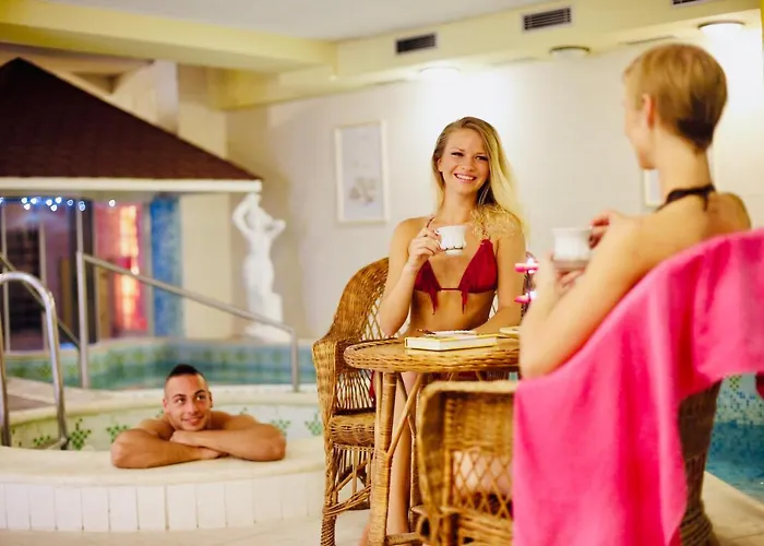Korona Wellness, Rendezveny Es Borszalloda