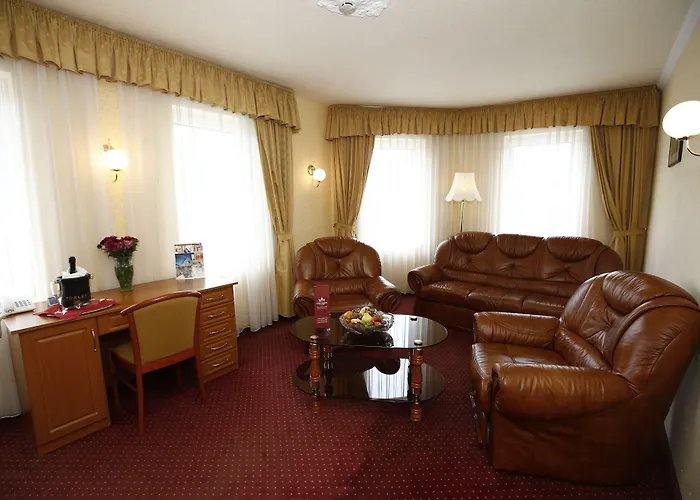 Hotell Korona Wellness, Rendezveny Es Borszalloda 4*