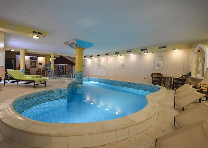 Korona Wellness, Rendezveny Es Borszalloda 4* Eger
